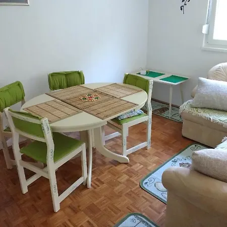 Appartement By The Sea - 13623