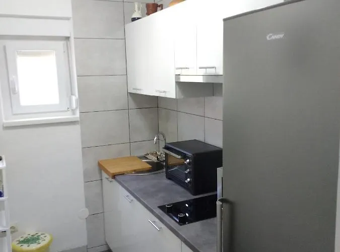 By The Sea - 13623 Appartement Trogir