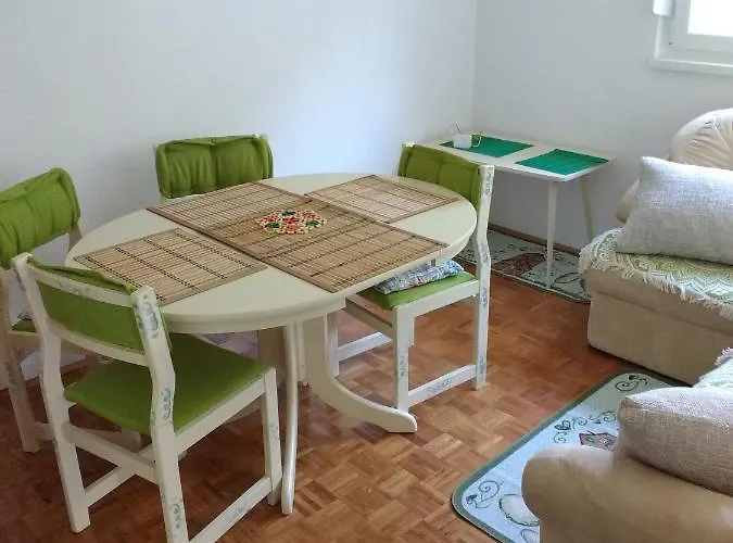 Appartement By The Sea - 13623